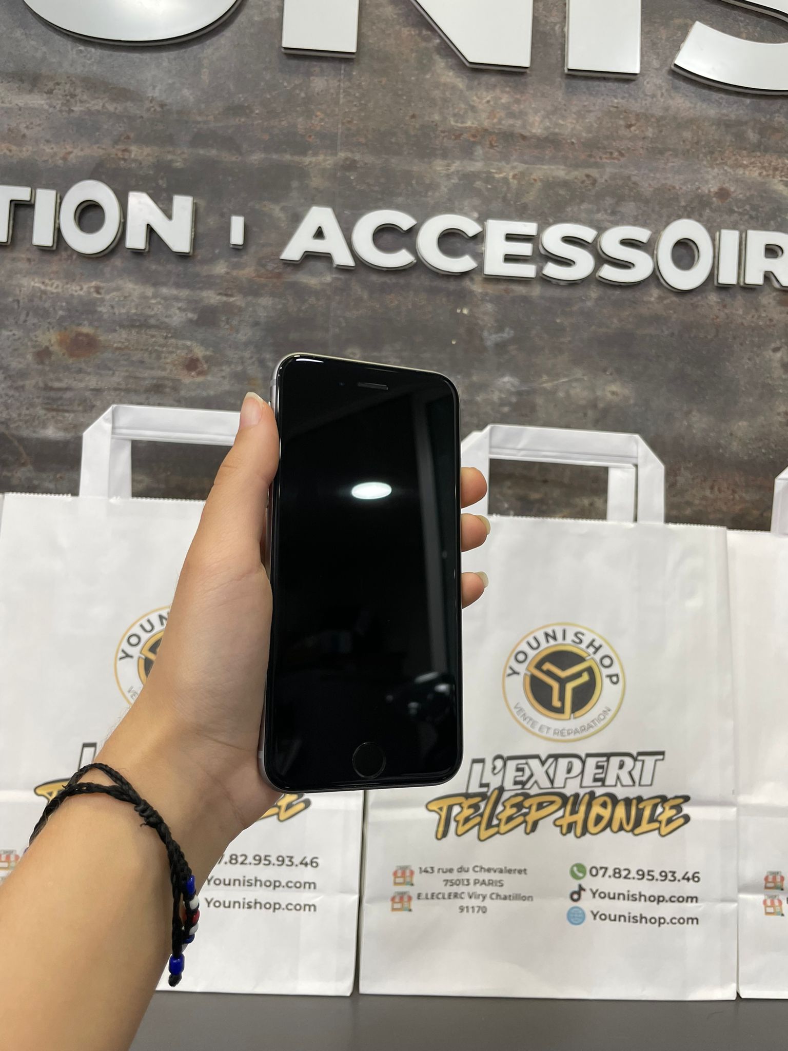 iPhone 16
